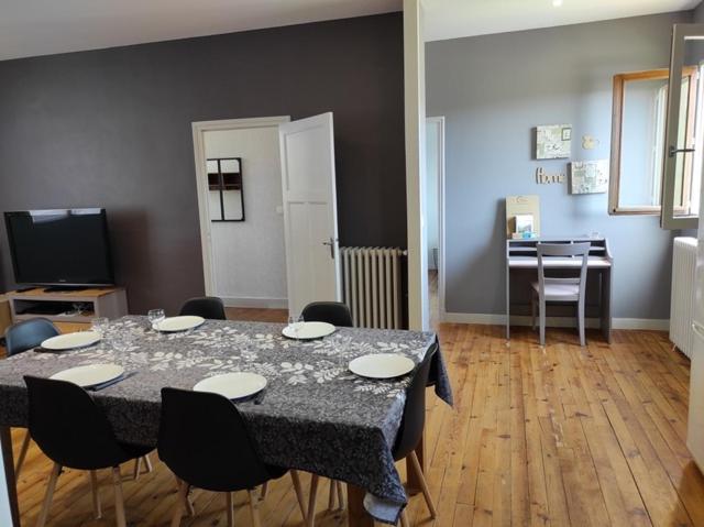 Bonheur And Co Apartment Espalion Bagian luar foto
