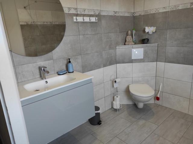 Bonheur And Co Apartment Espalion Bagian luar foto